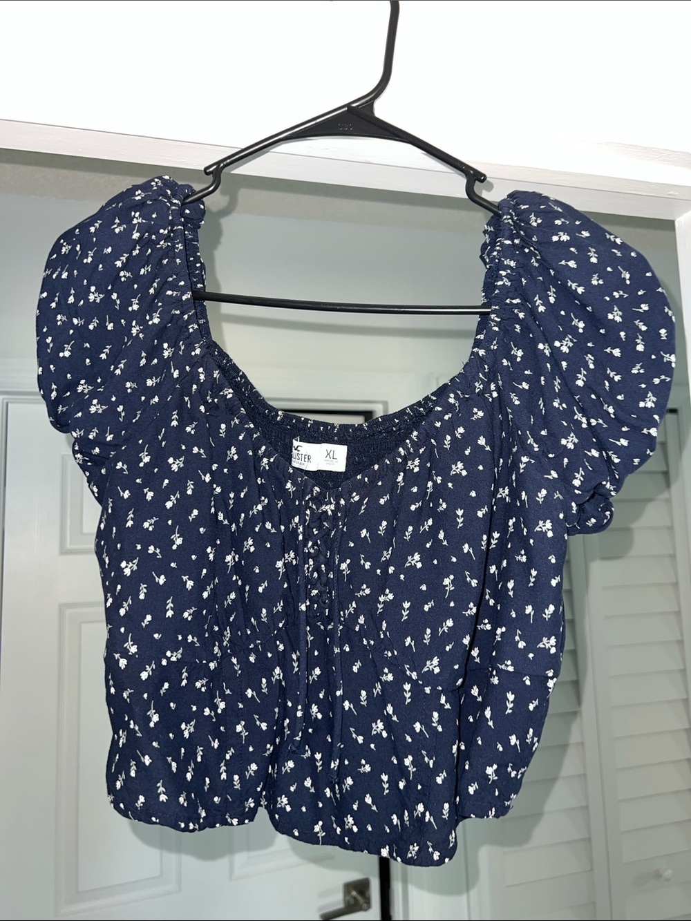 Hollister Floral Crop Top Navy Blue Size: XL